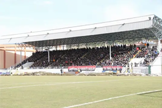 Kastamonu Gazi Stadı kapalı tribünü