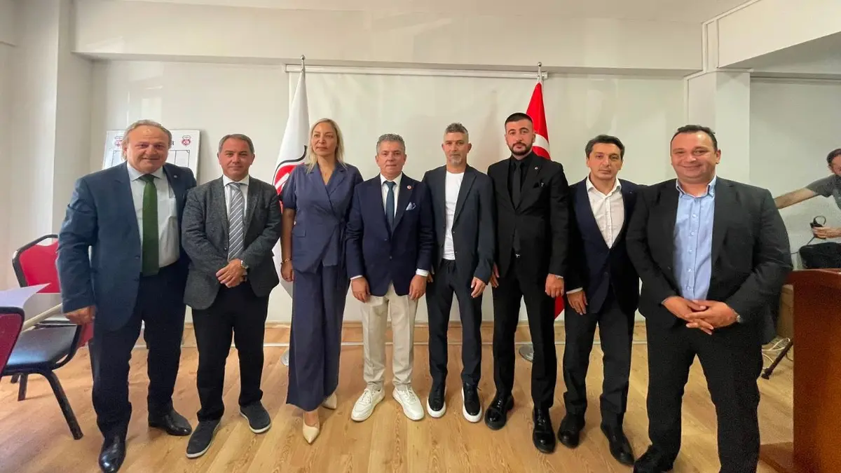 Cevat Şenkardeşler'in seçildiği GMG Kastamonuspor genel kurulu